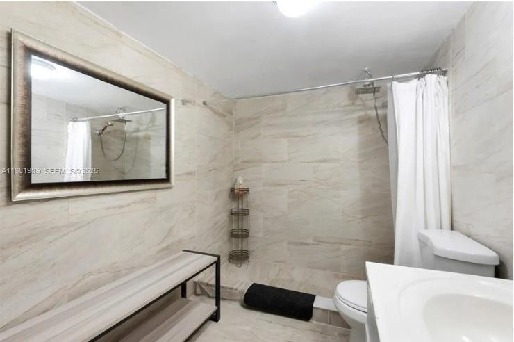 SUNSHORES CONDO - Residential Lease