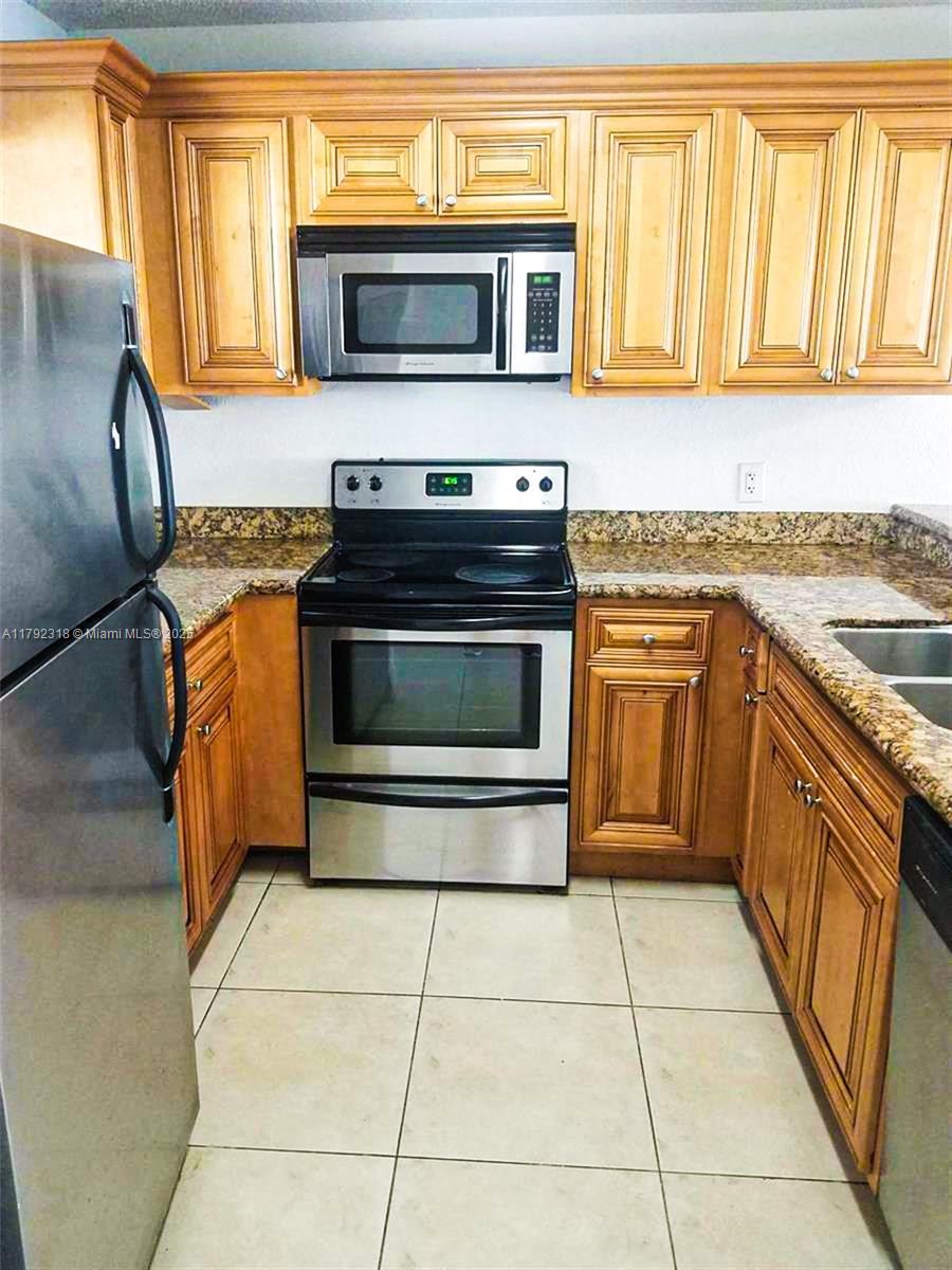 View photos, virtual tours, details... 1513 Lake Crystal Dr B