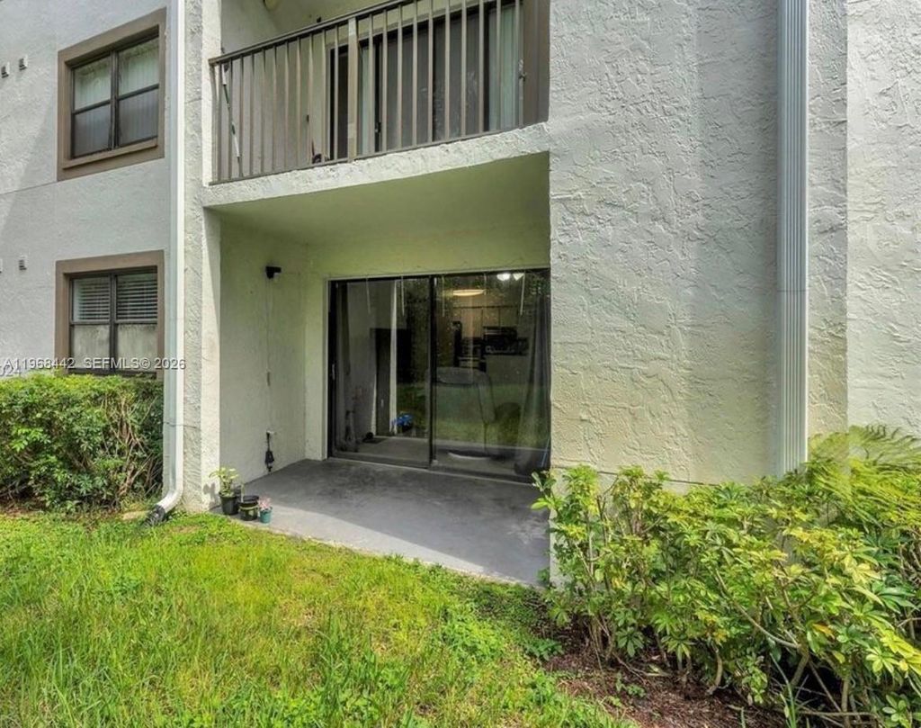 Photo of 570 S Park Rd #12-6, Hollywood, FL 33021 (MLS # A11968442)