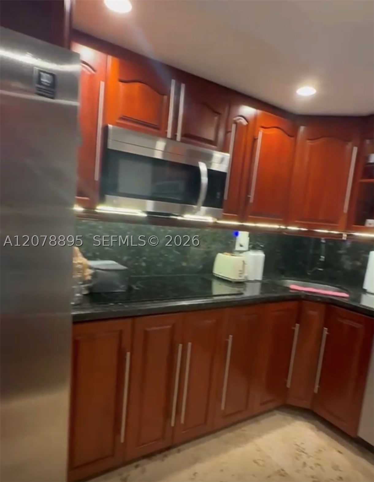 5555 Collins Ave 10G
