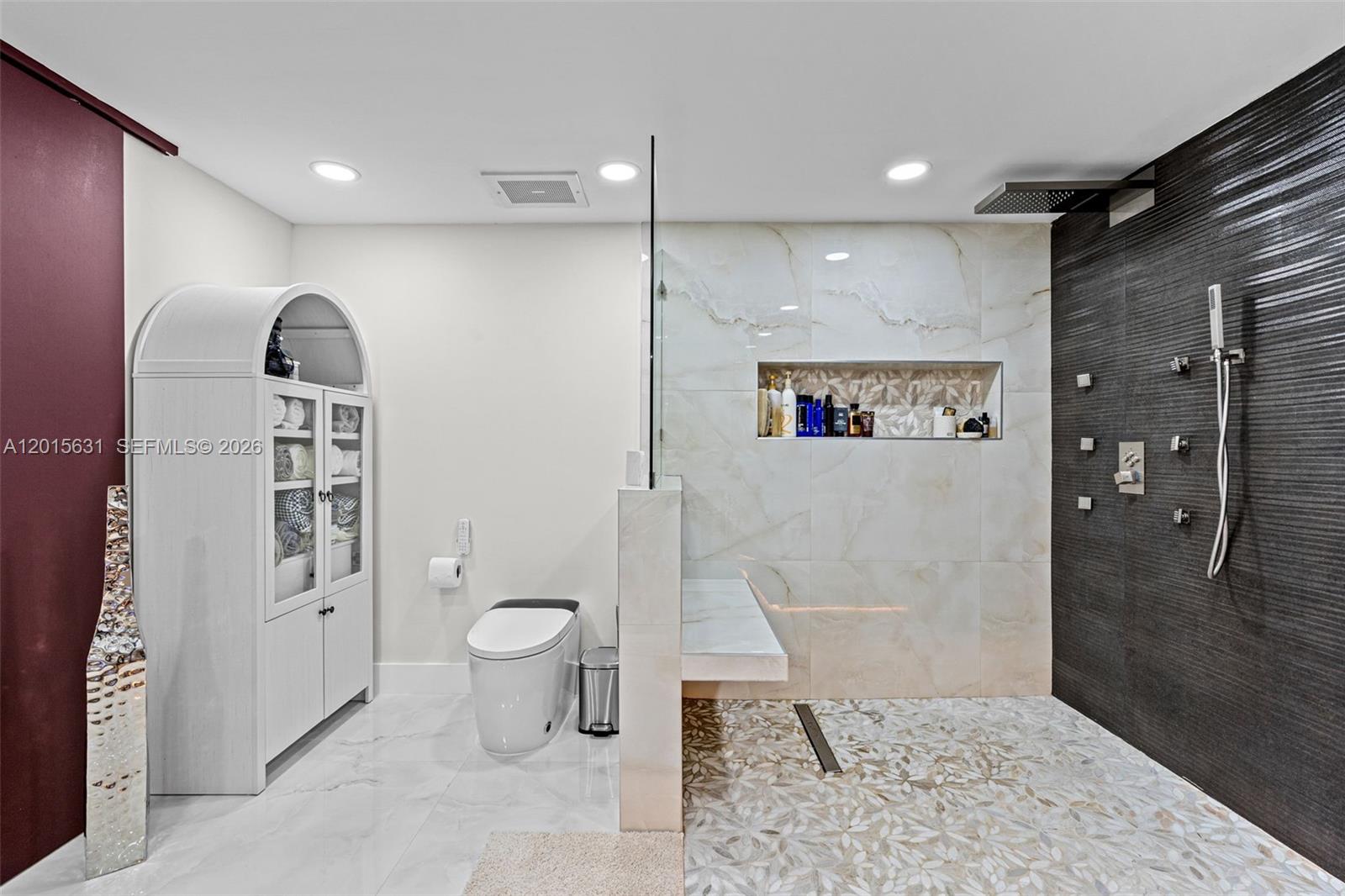 ICONBRICKELL CONDO NO 1 - Residential