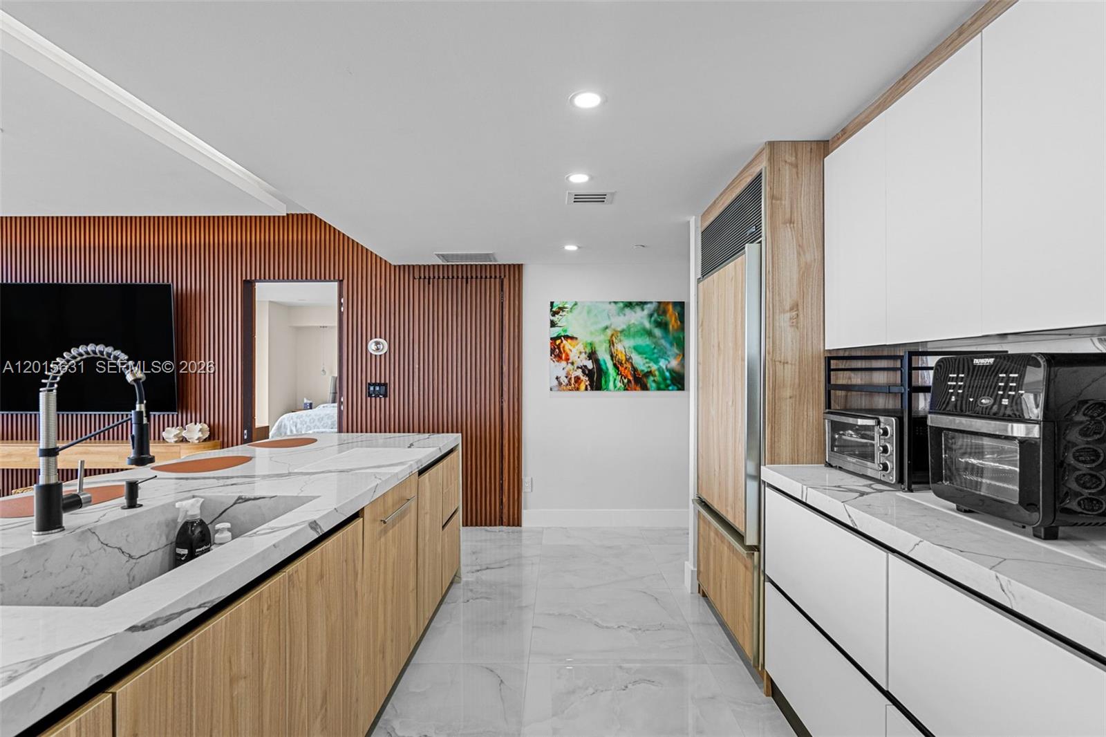 ICONBRICKELL CONDO NO 1 - Residential