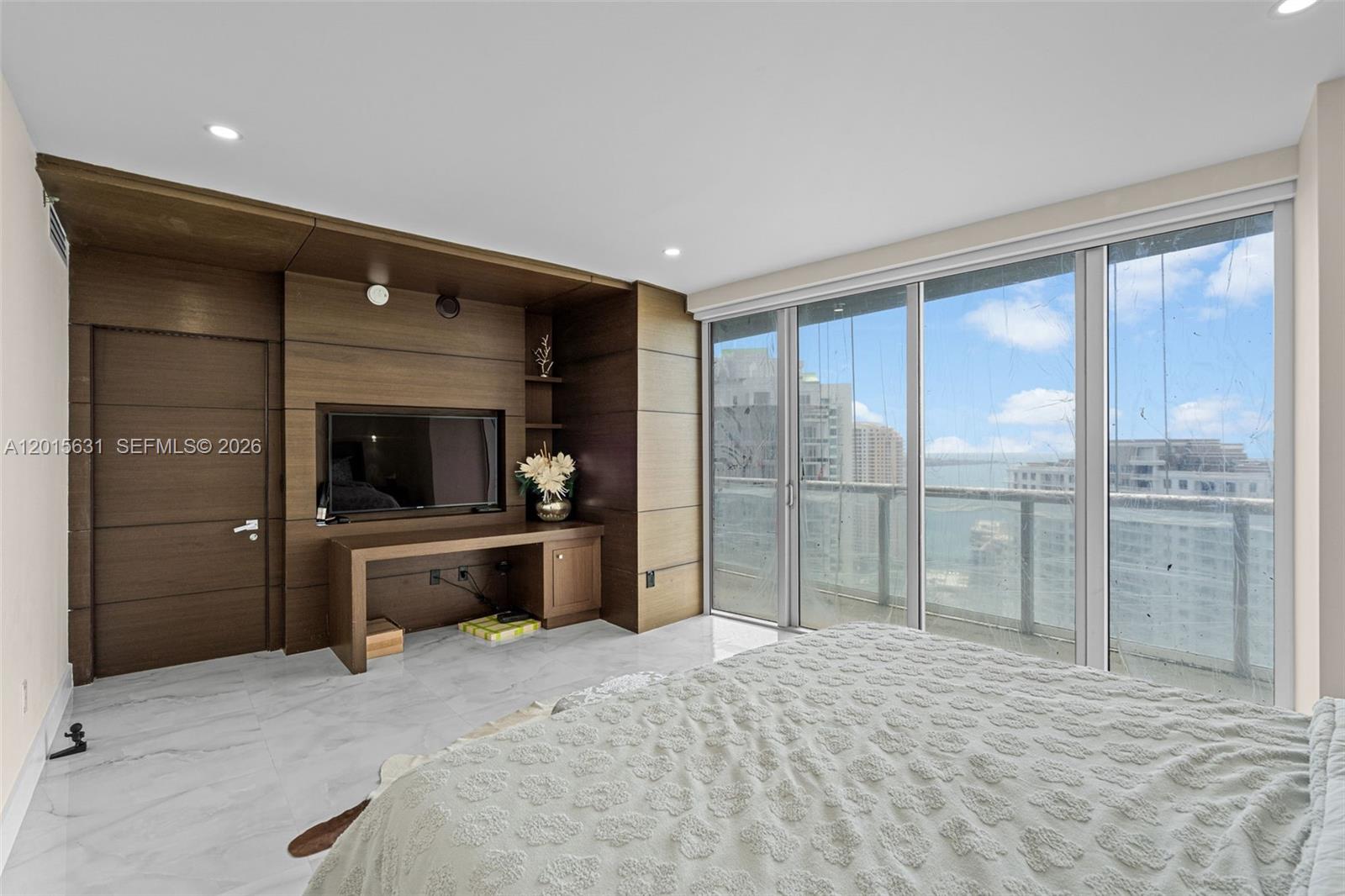 ICONBRICKELL CONDO NO 1 - Residential