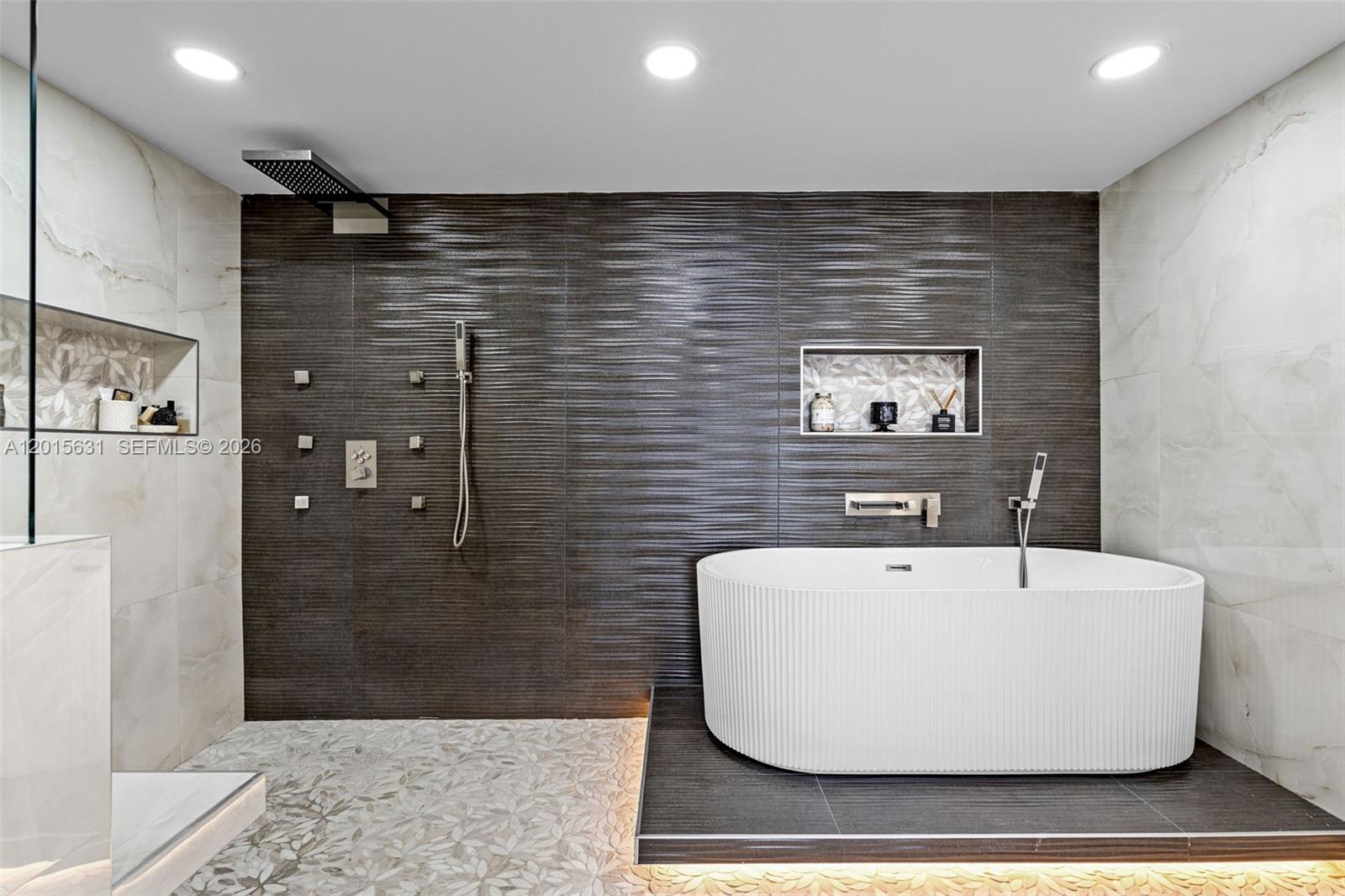 ICONBRICKELL CONDO NO 1 - Residential