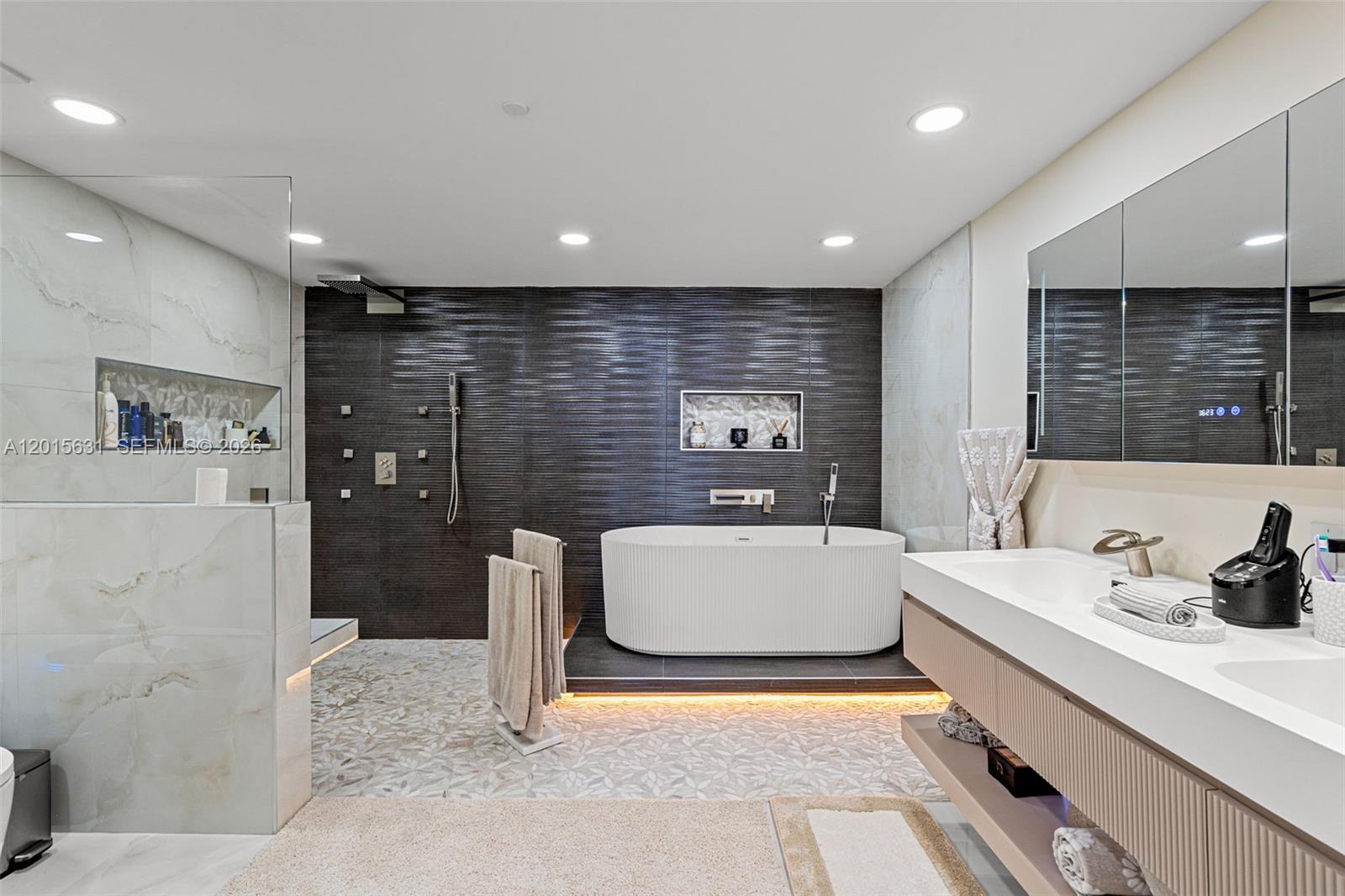 ICONBRICKELL CONDO NO 1 - Residential