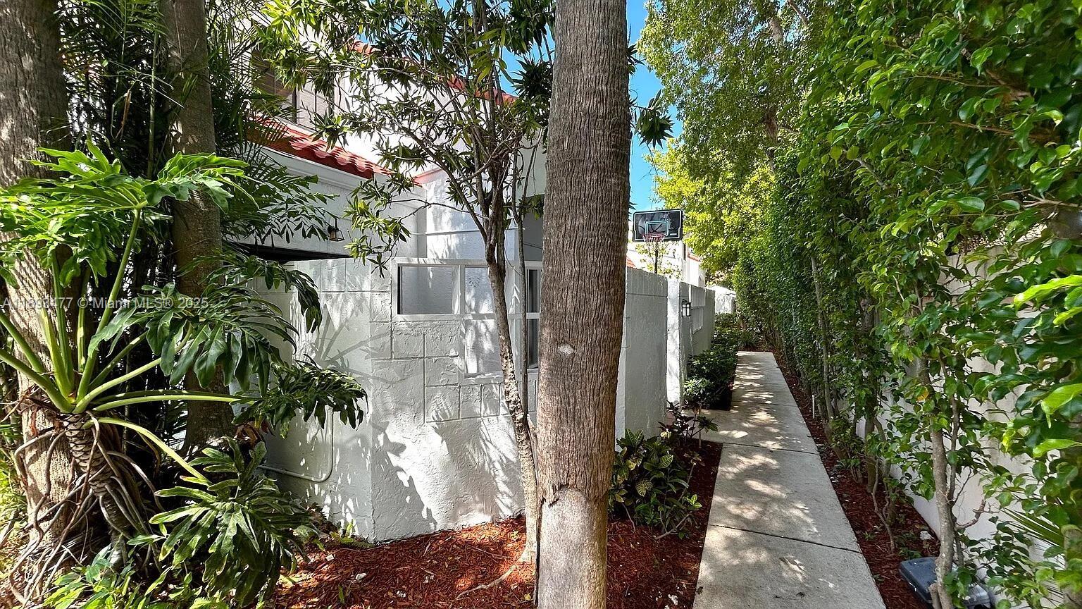 MARINER VILLAGE TH CONDO - Residential Lease