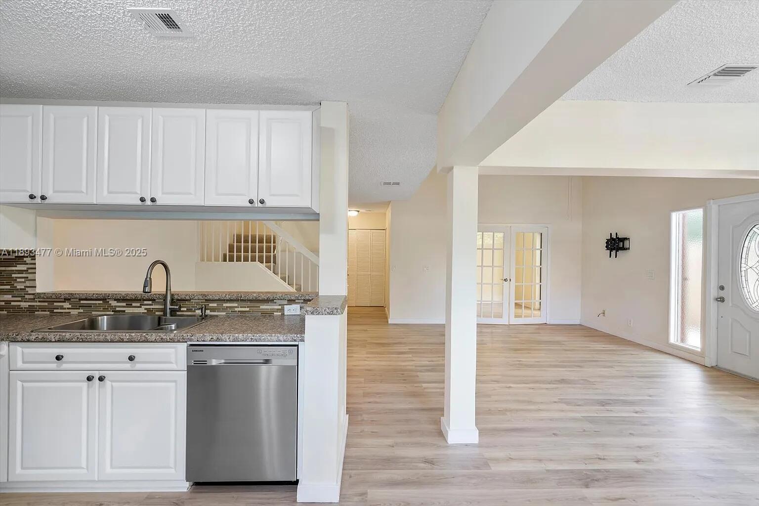 MARINER VILLAGE TH CONDO - Residential Lease