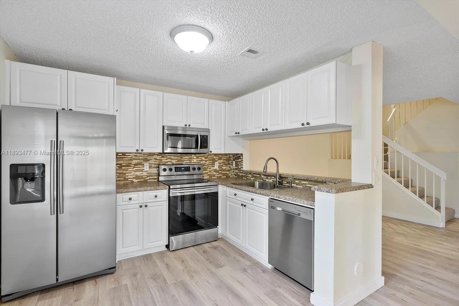 MARINER VILLAGE TH CONDO - Residential Lease