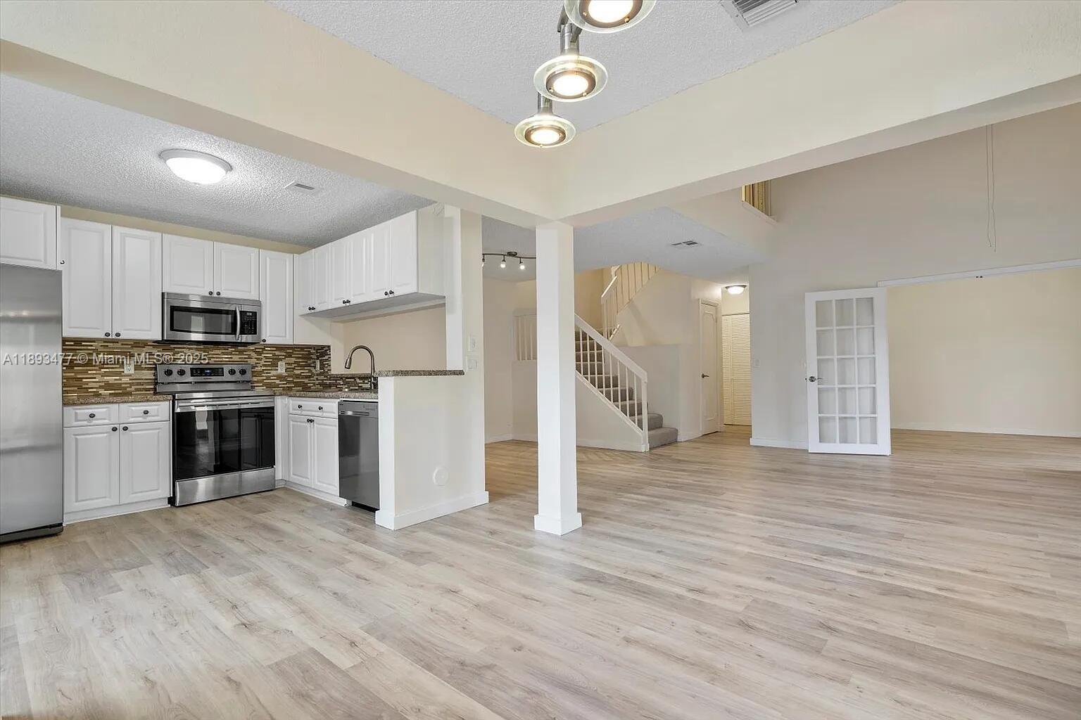 MARINER VILLAGE TH CONDO - Residential Lease