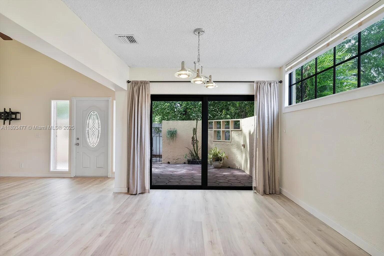 MARINER VILLAGE TH CONDO - Residential Lease
