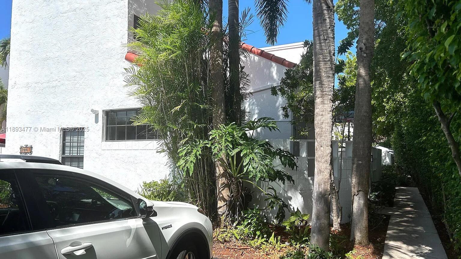 MARINER VILLAGE TH CONDO - Residential Lease