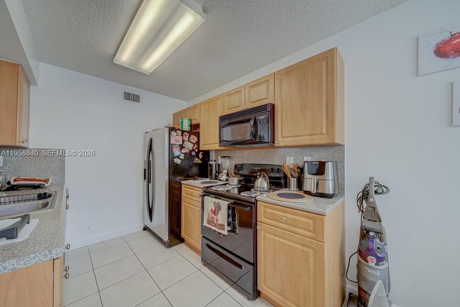 THE GREENS AT DORAL CONDO - Residential