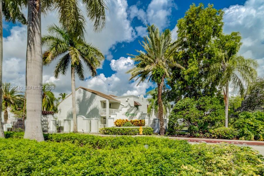 THE GREENS AT DORAL CONDO - Residential