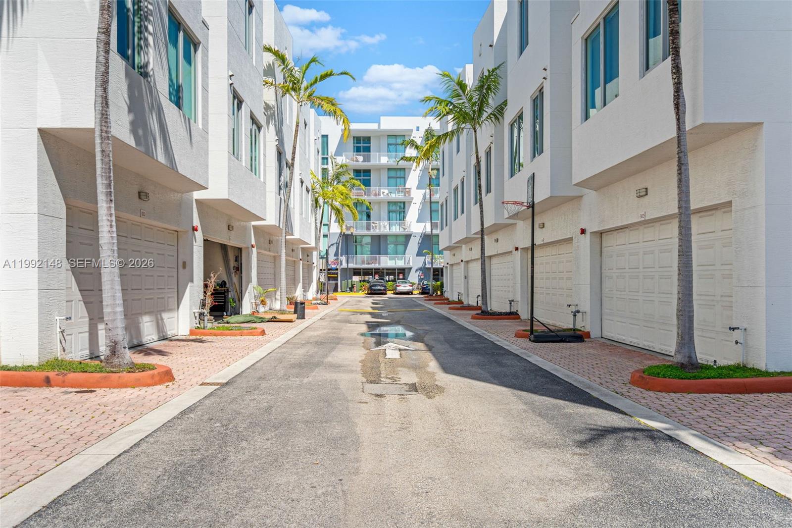 Courtyards at Hollywood - Residential