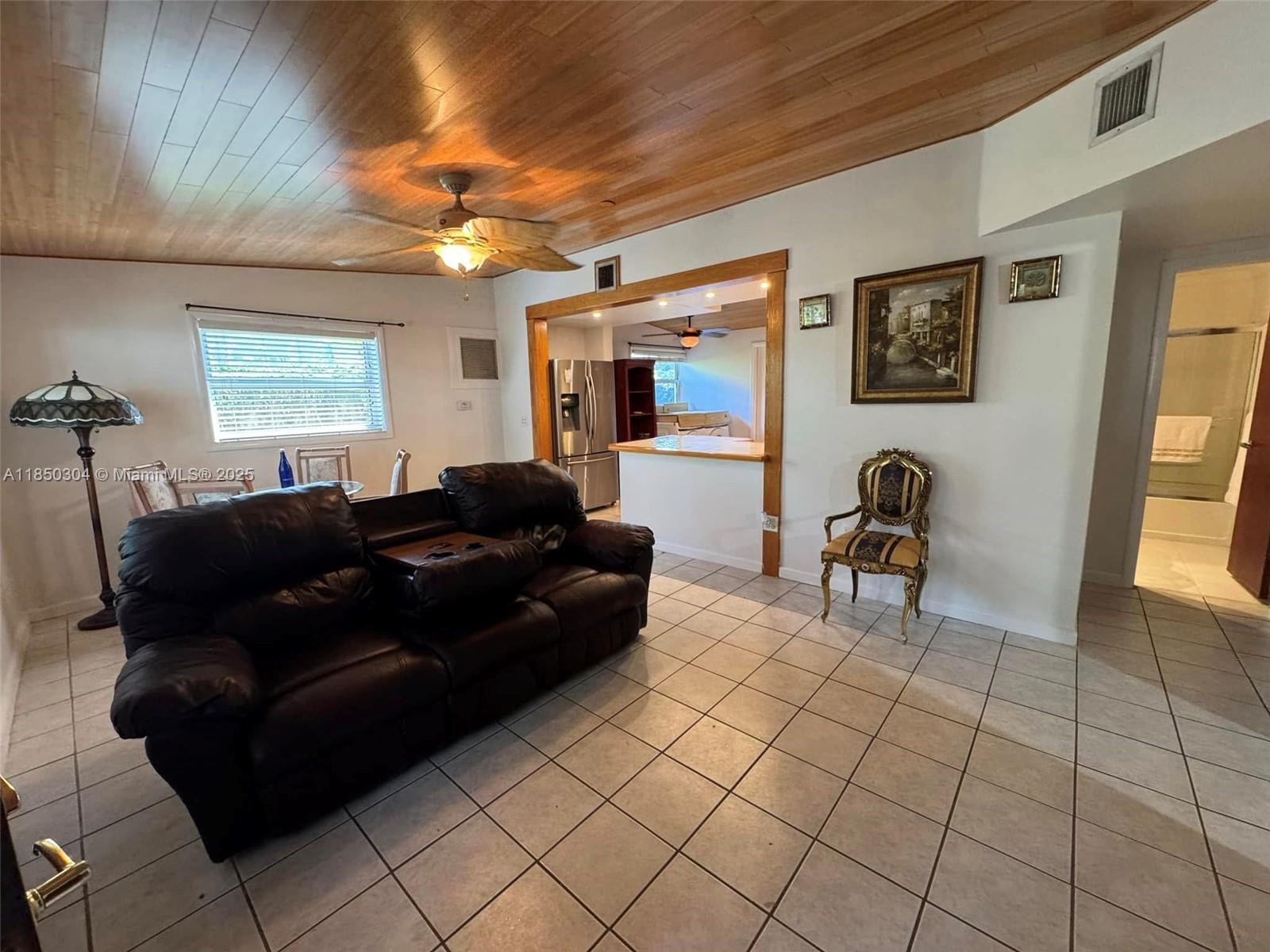 LARGO SOUND PARK - Residential Lease