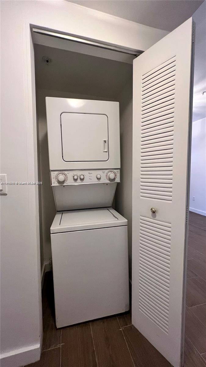 1611 Meridian Ave 104