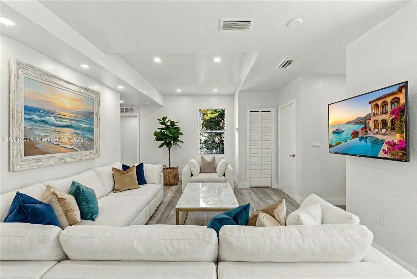 COLLEGE PARK - Residential