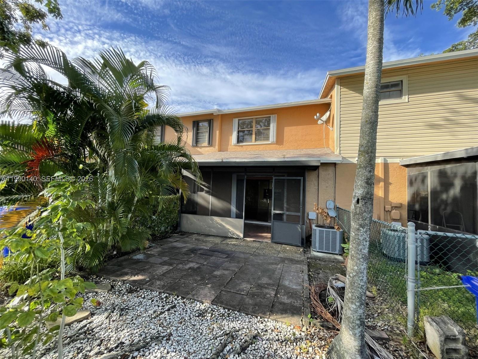 PEMBROKE POINTE SECTION T - Residential Lease