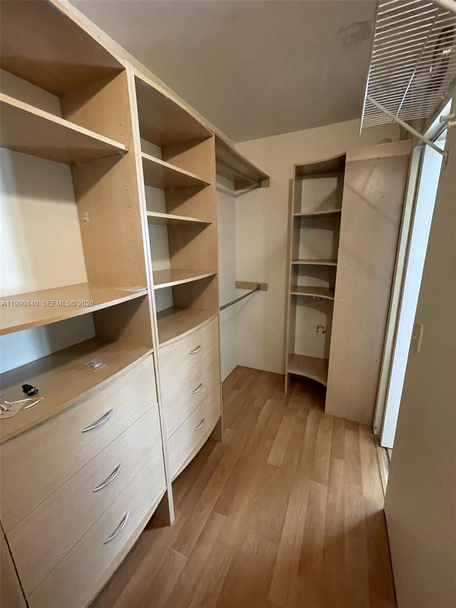 PEMBROKE POINTE SECTION T - Residential Lease