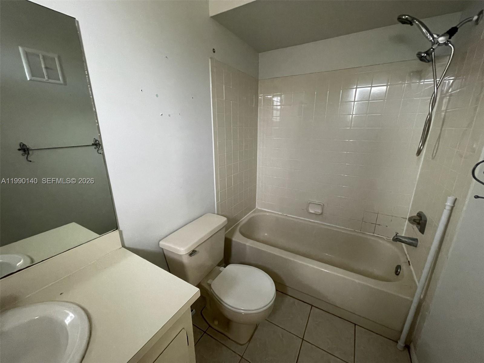 PEMBROKE POINTE SECTION T - Residential Lease