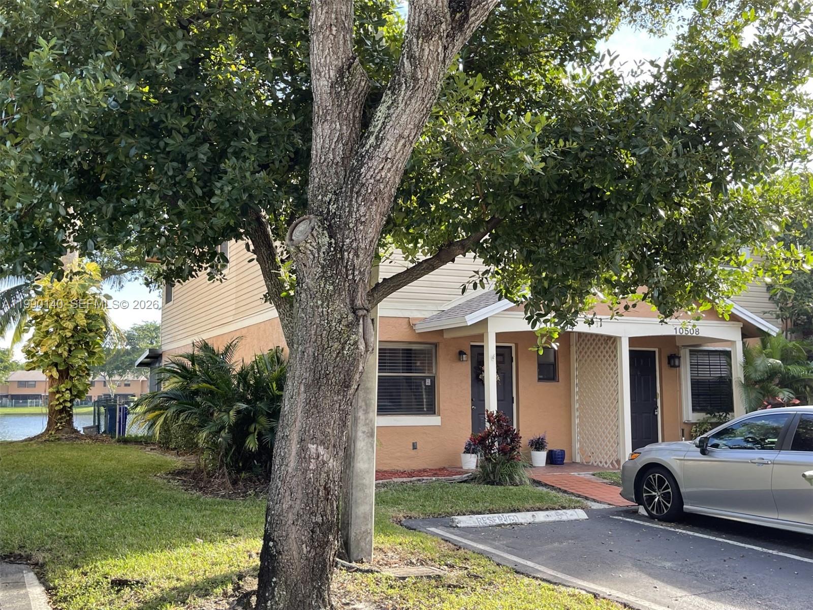 PEMBROKE POINTE SECTION T - Residential Lease