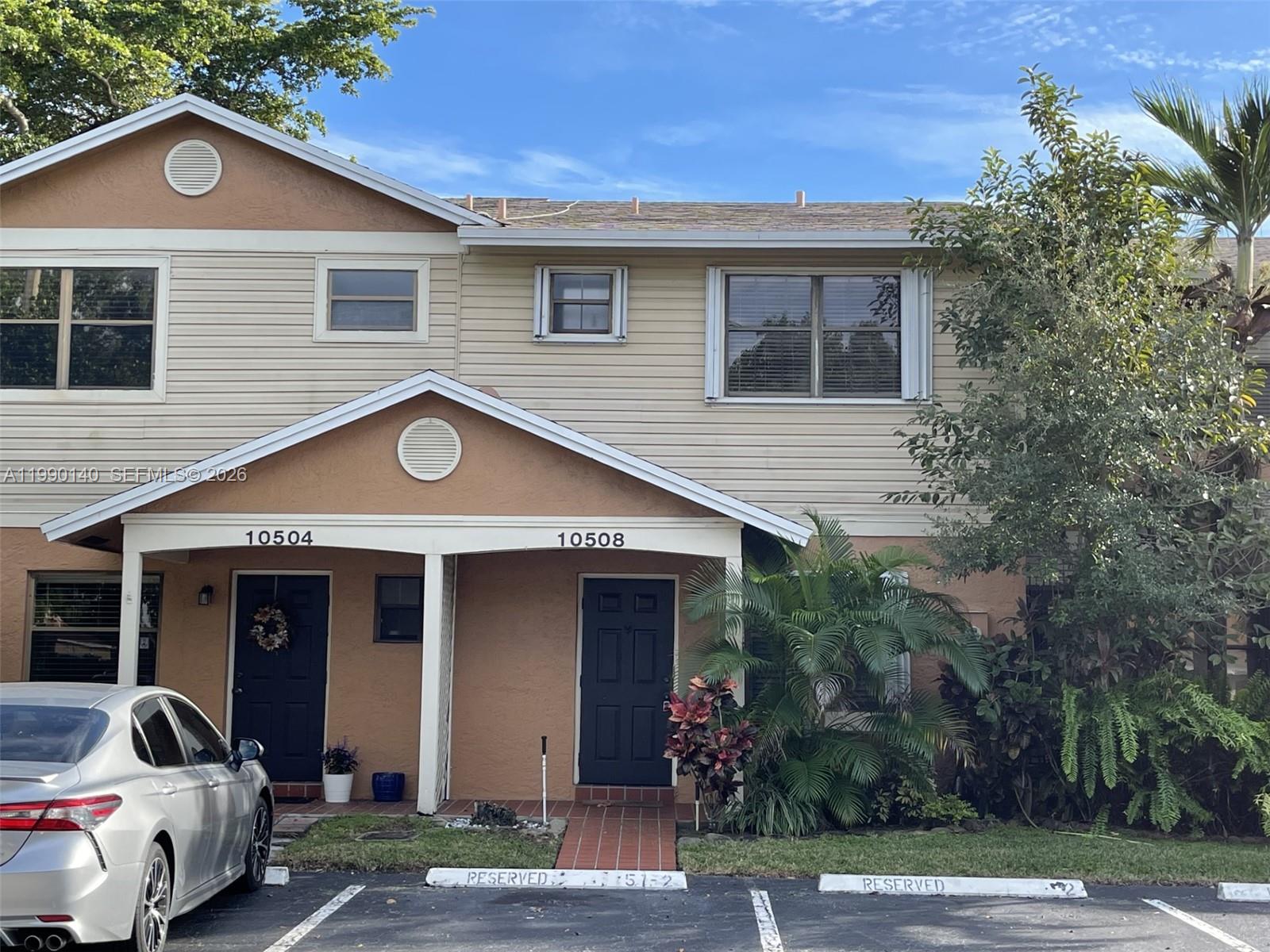 PEMBROKE POINTE SECTION T - Residential Lease