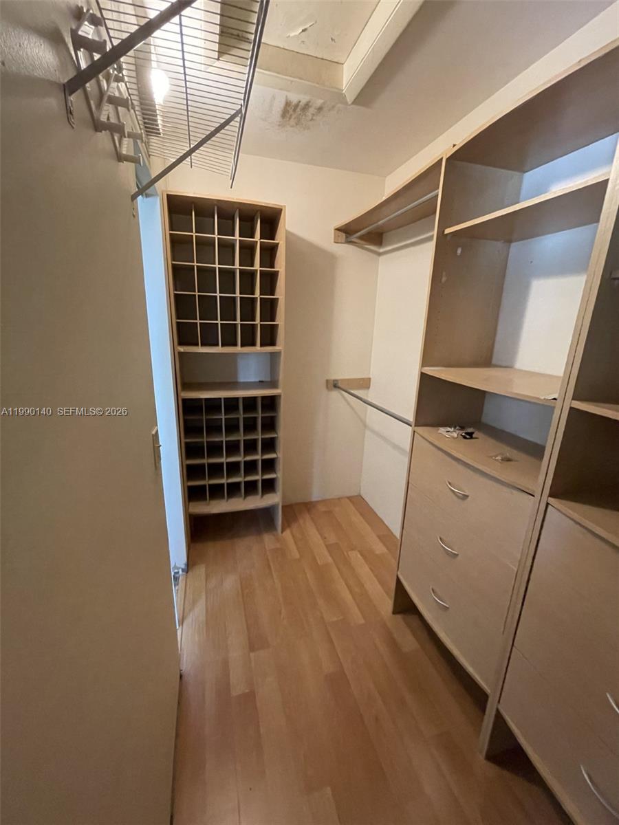 PEMBROKE POINTE SECTION T - Residential Lease