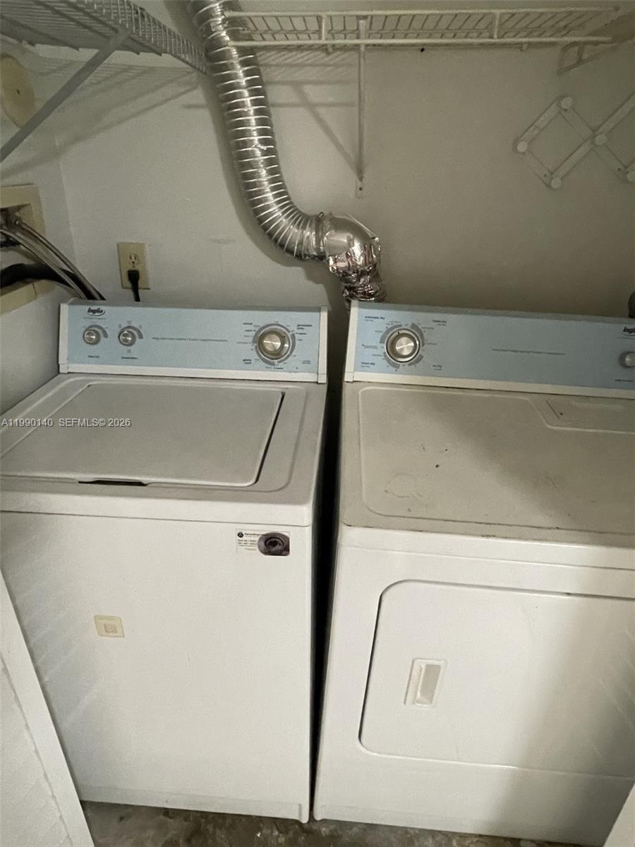 PEMBROKE POINTE SECTION T - Residential Lease