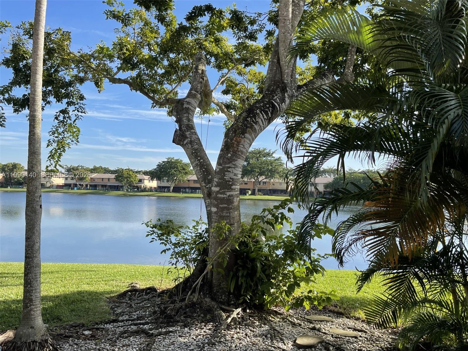 PEMBROKE POINTE SECTION T - Residential Lease