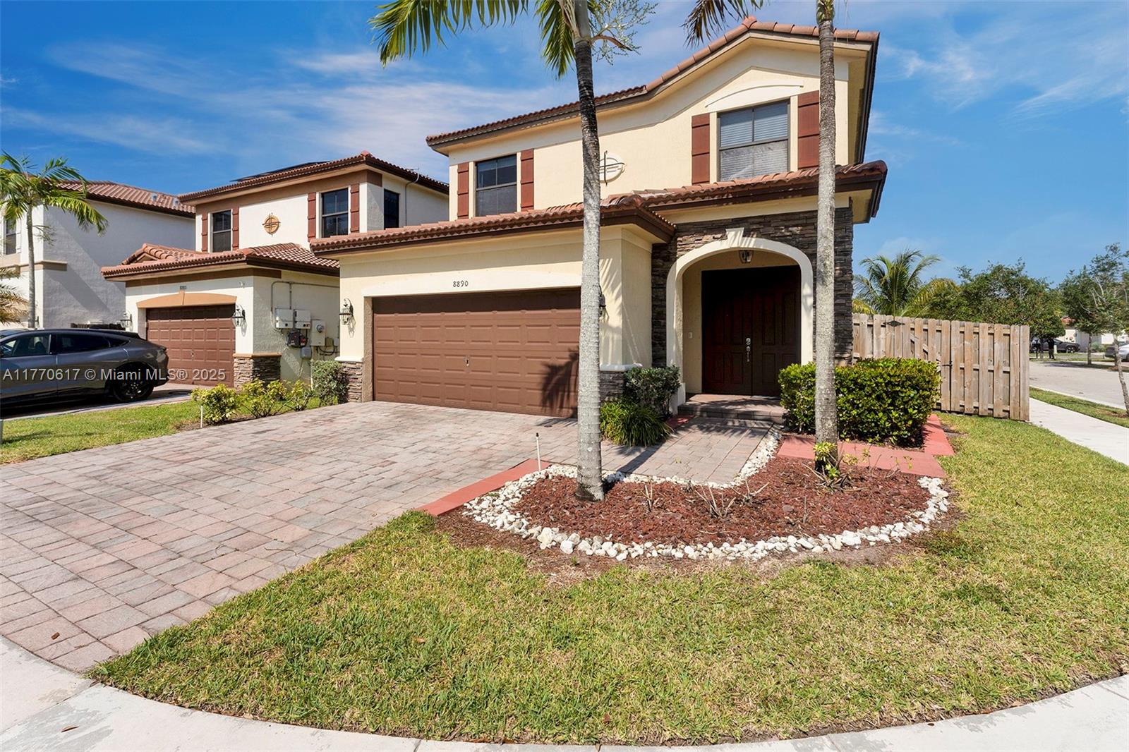 8890 Nw 99th Path, Doral, Miami-Dade County, Florida - 4 Bedrooms  
3 Bathrooms - 
