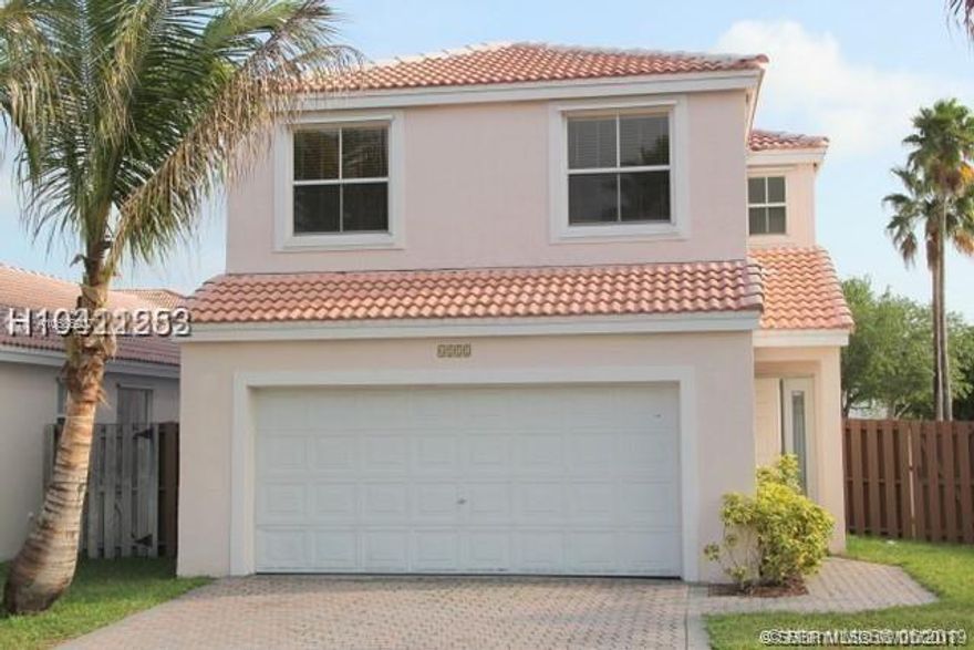 AMAZING GATED COMMUNITY! PARKS AND POOL JUST A 2 MIN WALK FROM PROPERTY. 3/2 ALSO HAS A LOFT AREA WHICH COULD BE A 4TH BEDROOM! BEAUTIFUL KITCHEN WITH UPGRADED CABINETS, GRANITE AND STAINLESS STEEL APPLIANCES, REMODELED MASTER BATHROOM, LAMINATE AND TILE FLOORING THROUGHOUT. LARGE FENCED YARD, 2 CAR GARAGE, OWNER WILL ALLOW SMALL PETS UNDER 25 LBS WITH A $300 DEPOSIT. NO ASSOCIATION APPROVAL REQ, 650+ CREDIT SCORE PREFERRED, MUST SUBMIT PROOF OF INCOME WITH ALL OFFERS.