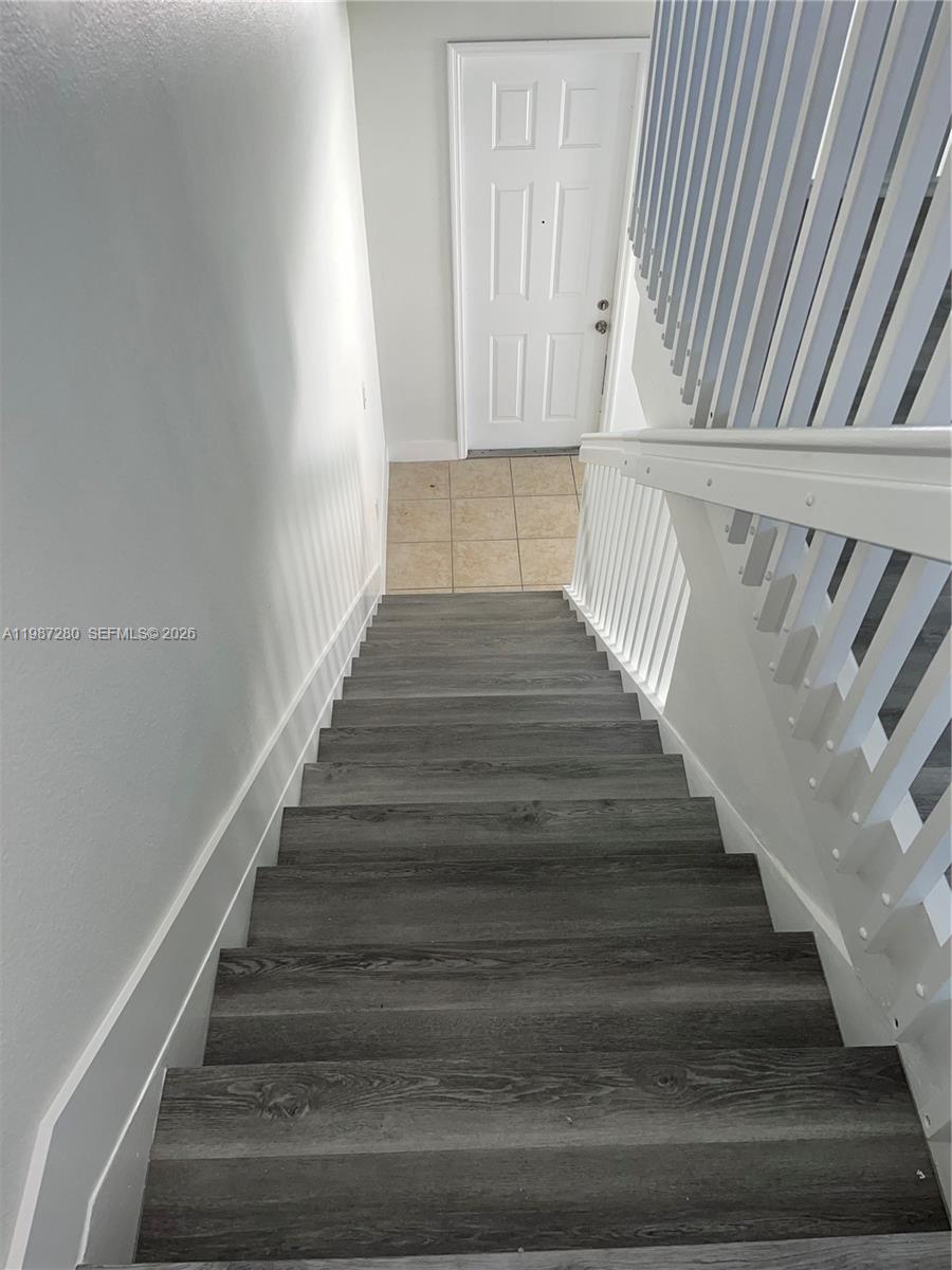 RIVERSIDE AT BISC NATL PK - Residential Lease