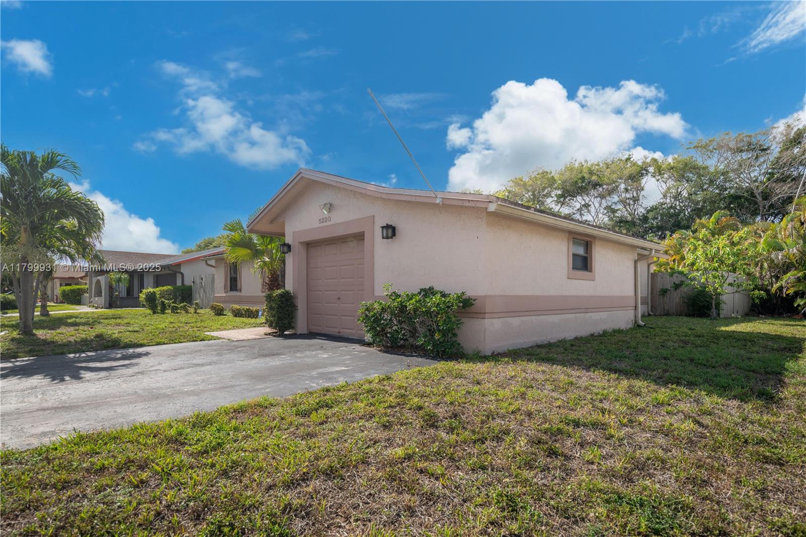 5220 NW 26th Ct
