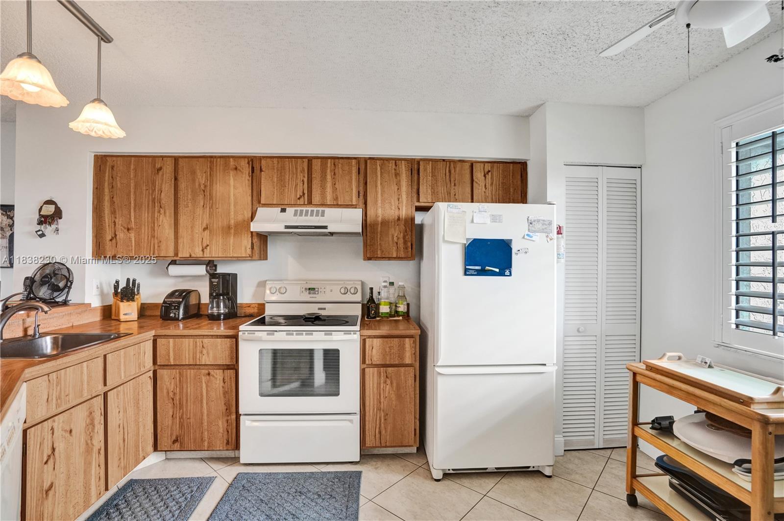 CYPRESS BEND CONDOMINIUM - Residential