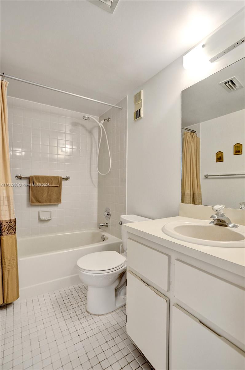 CYPRESS BEND CONDOMINIUM - Residential