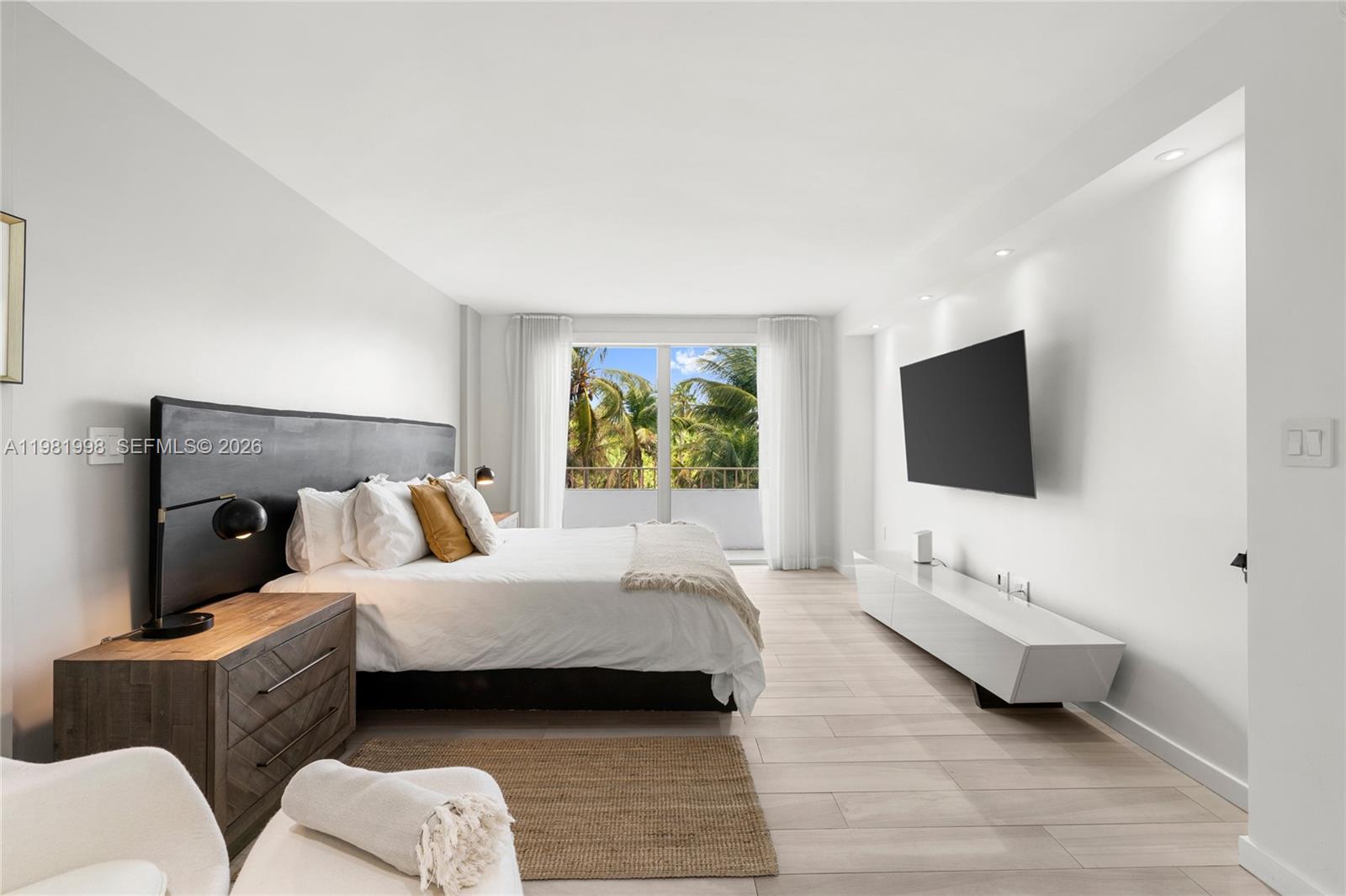 KEY BISCAYNES COMMODORE C - Residential Lease