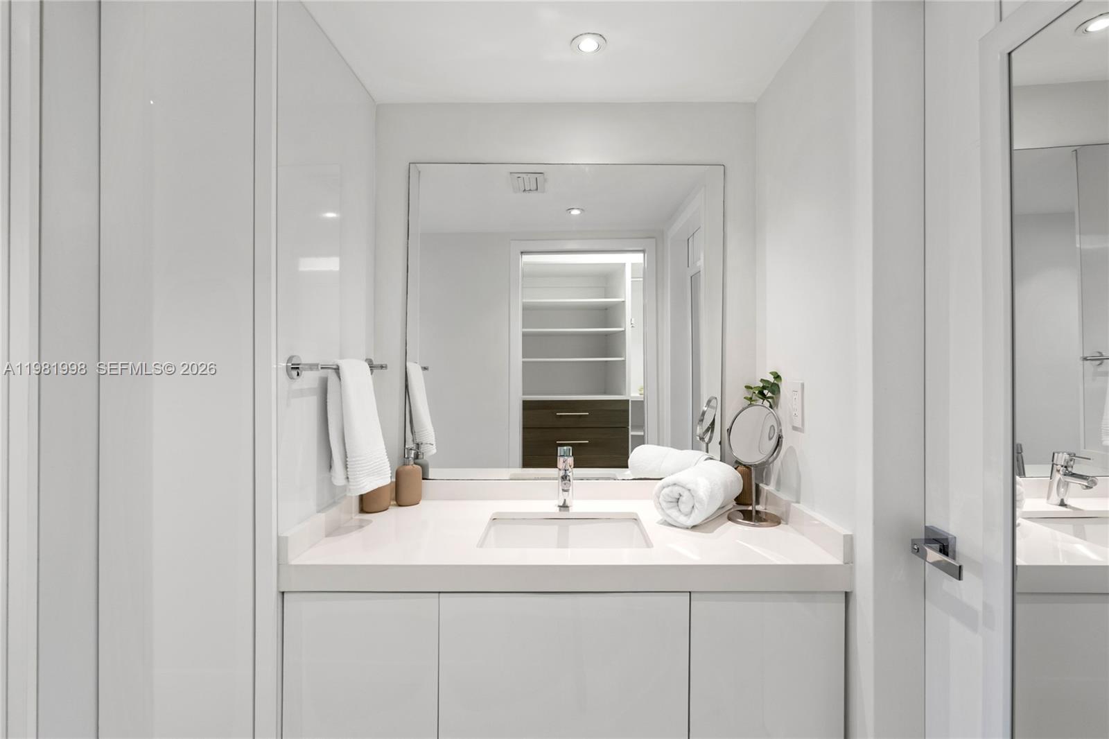 KEY BISCAYNES COMMODORE C - Residential Lease