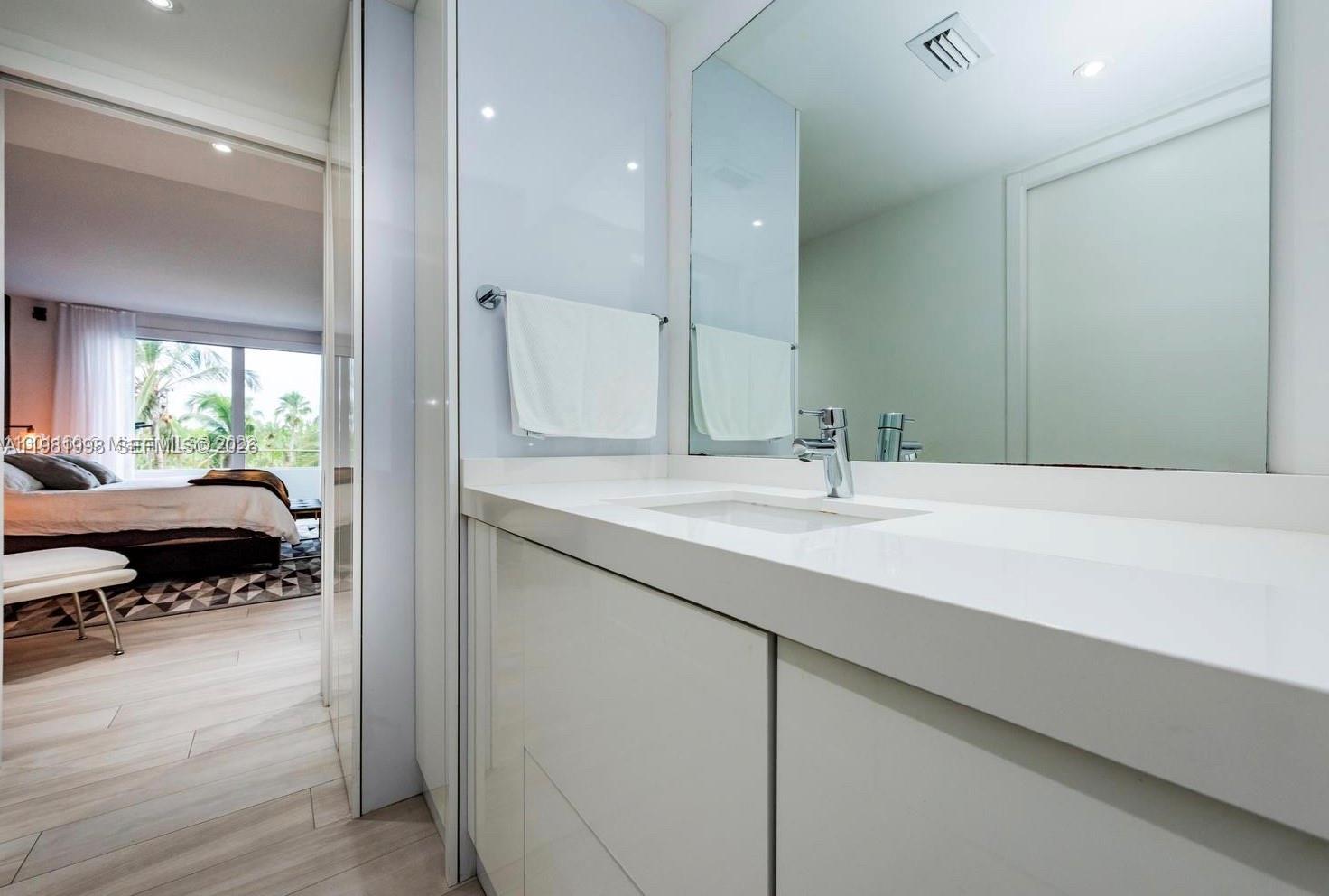 KEY BISCAYNES COMMODORE C - Residential Lease