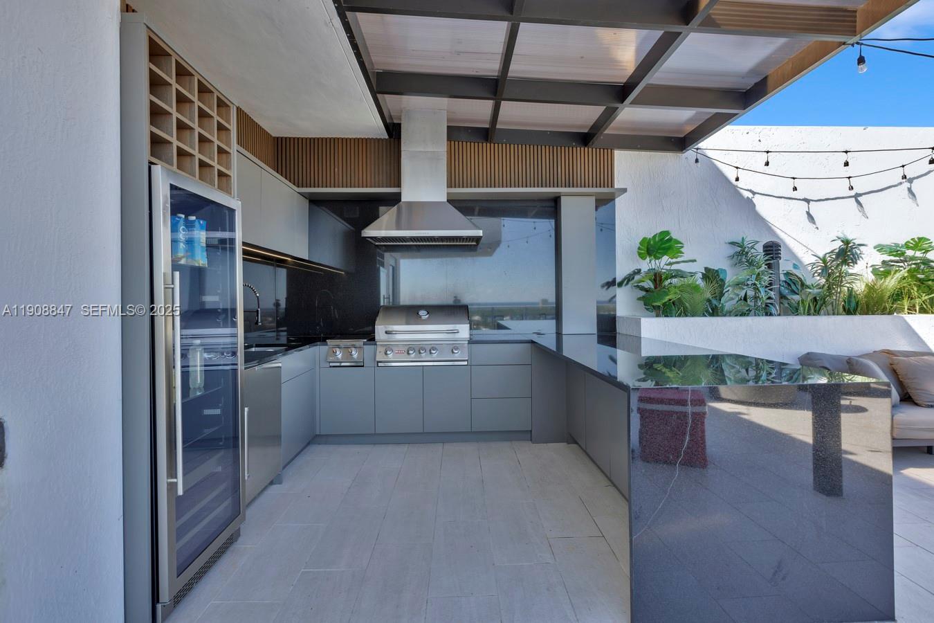 RIVA CONDOMINIUM - Residential