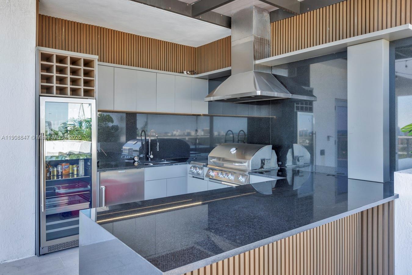 RIVA CONDOMINIUM - Residential