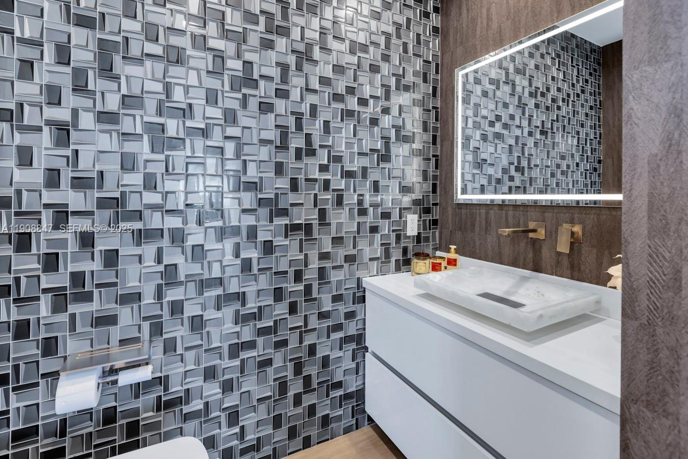 RIVA CONDOMINIUM - Residential