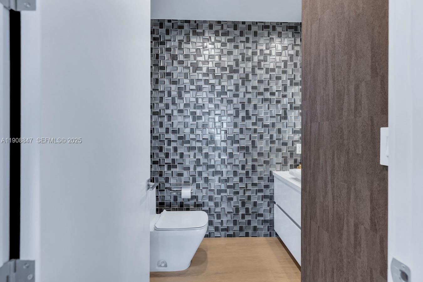 RIVA CONDOMINIUM - Residential