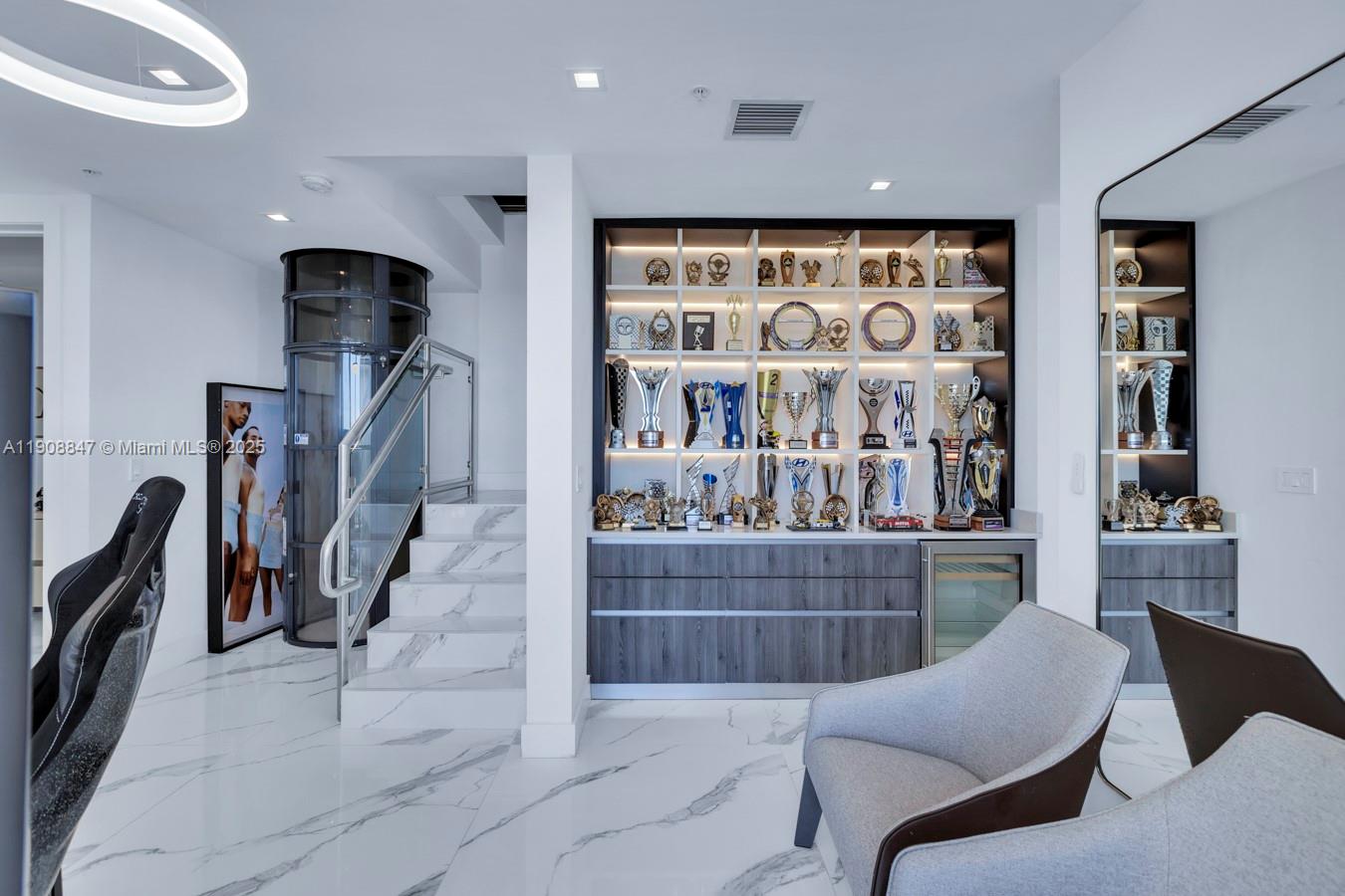 RIVA CONDOMINIUM - Residential