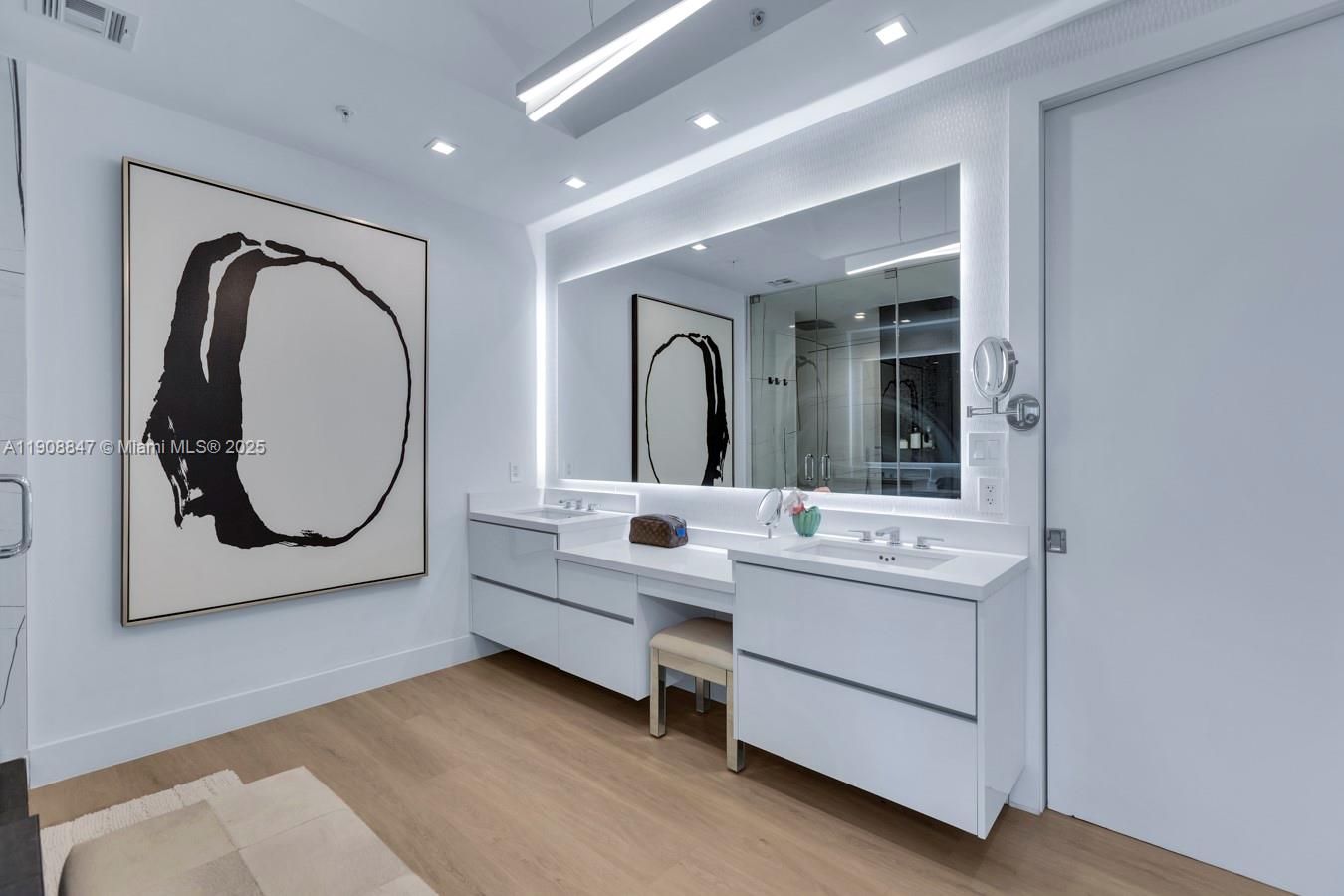 RIVA CONDOMINIUM - Residential