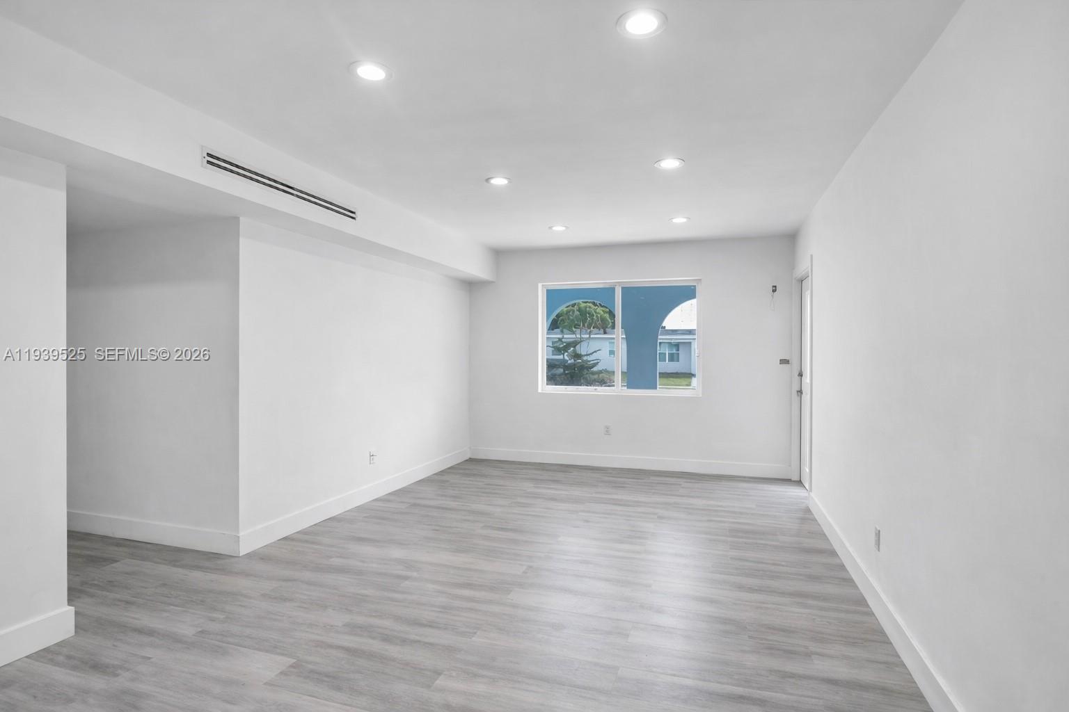 WESTWOOD LAKE 3RD ADDN - Residential