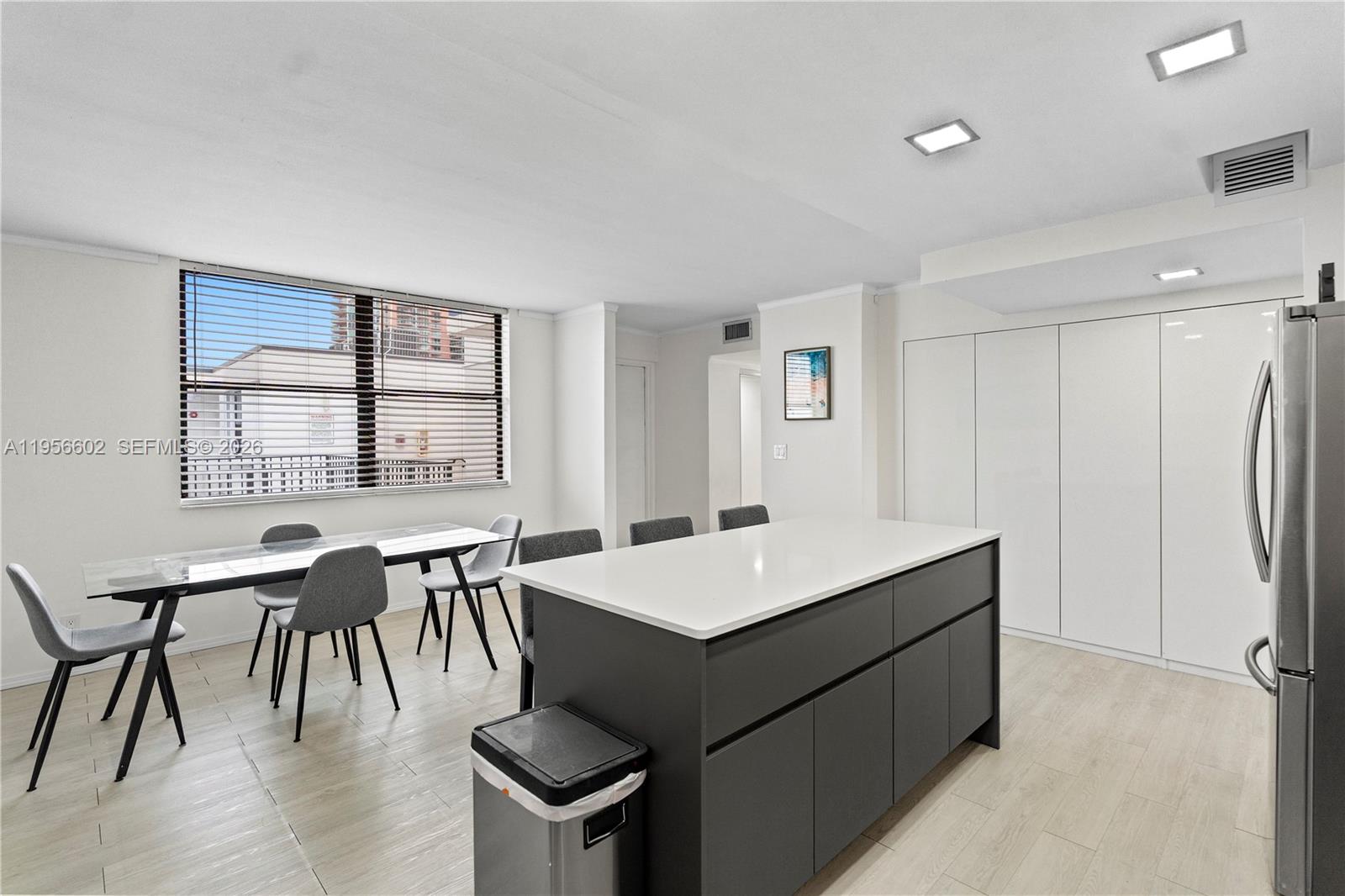 SOUTHVIEW AT AVENTURA CON - Residential