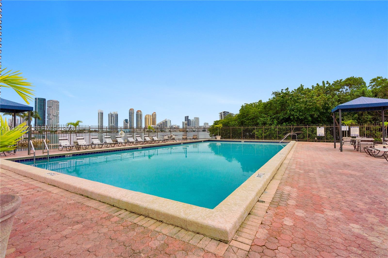 SOUTHVIEW AT AVENTURA CON - Residential