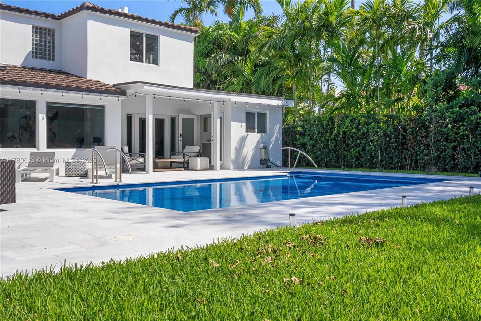 LA GORCE GOLF SUB PB 14-43 - Residential