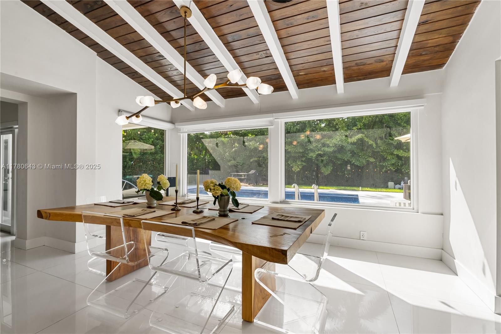 LA GORCE GOLF SUB PB 14-43 - Residential