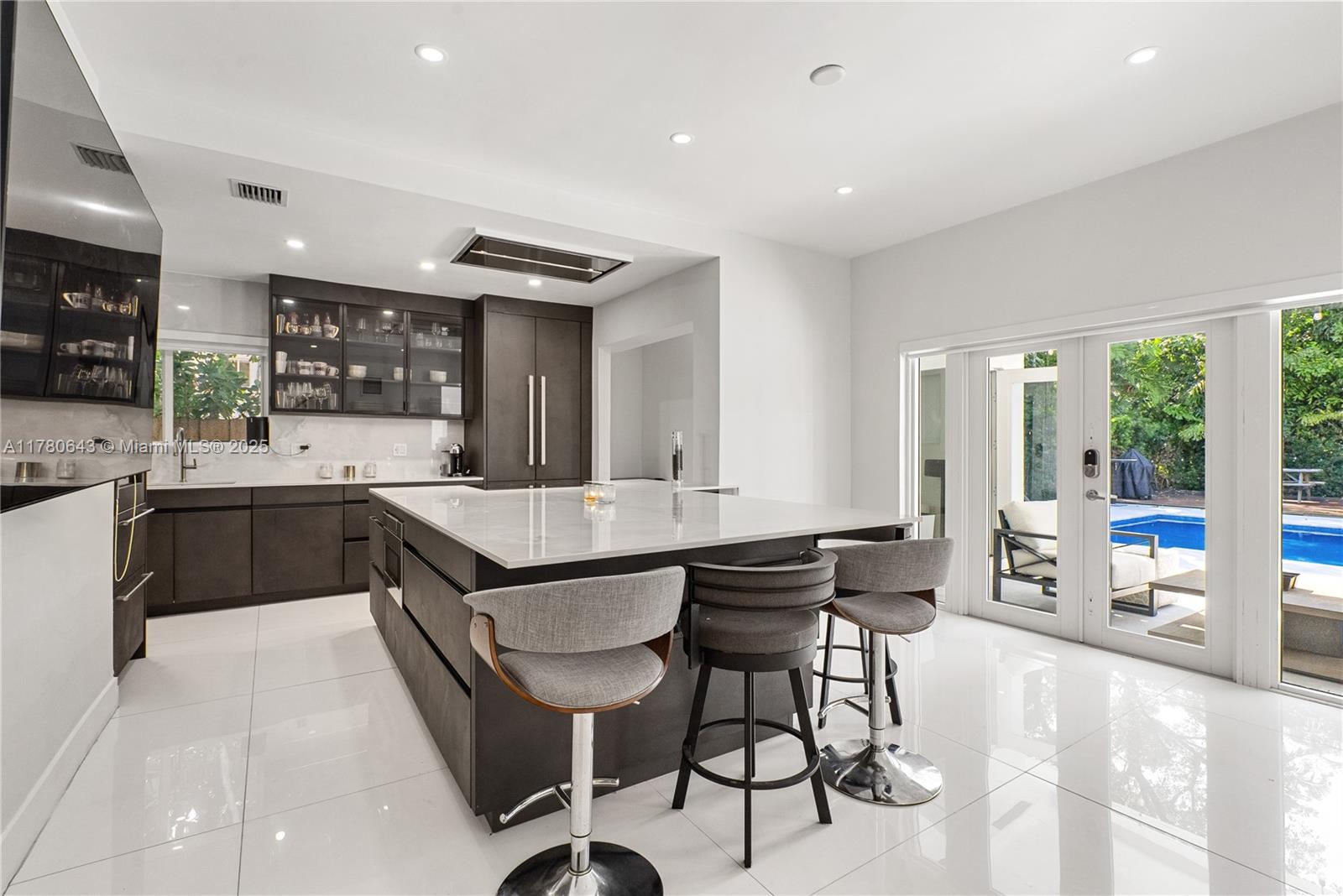LA GORCE GOLF SUB PB 14-43 - Residential